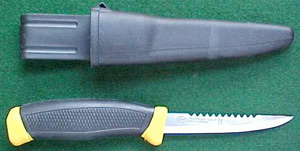 KNIFE 4" FISH SCALER WITH PLASTIC SHEATH